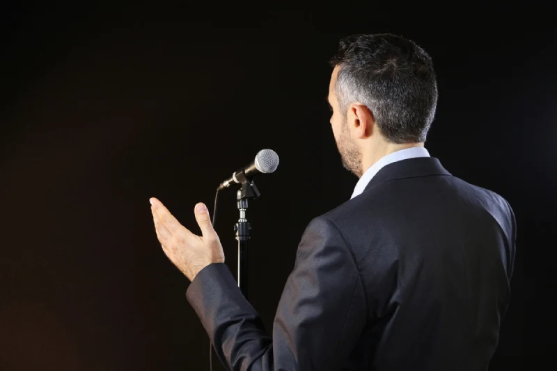 تکنیک های سخنرانی در جمع ( موثر و حرفه ای ) 4 یادگیری تکنیک سخنرانی در جمع با تمرین