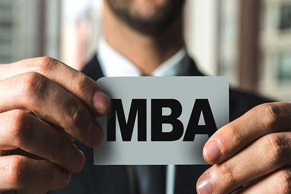 دوره MBA برای چه کسانی مناسب است