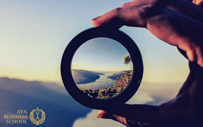 رهبری تحول آفرین چیست؟ ویژگی رهبری تحول آفرین 4 رهبر تحول آفرین کیست