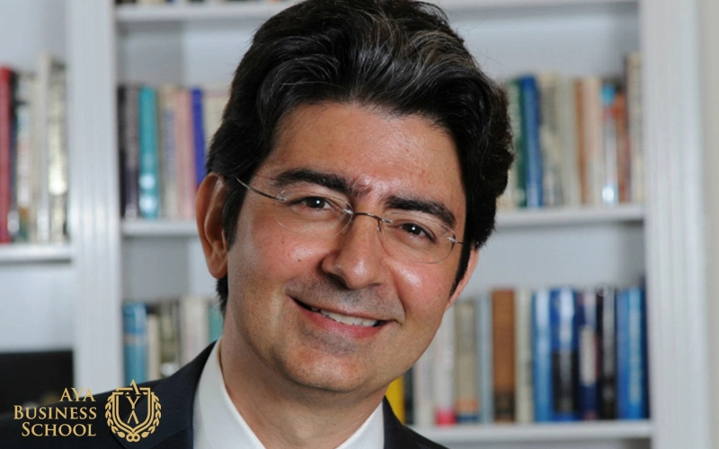 دوران کودکی پیر امیدیار